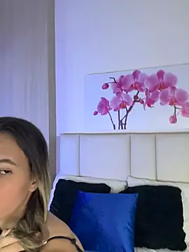 Snapshot of JuliaColemann chatting on 06.23.26 JuliaColemann online show from 06.23.26
