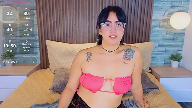 Snapshot of vicky_grey chatting on 01.31.26 vicky grey online show from 01.31.26