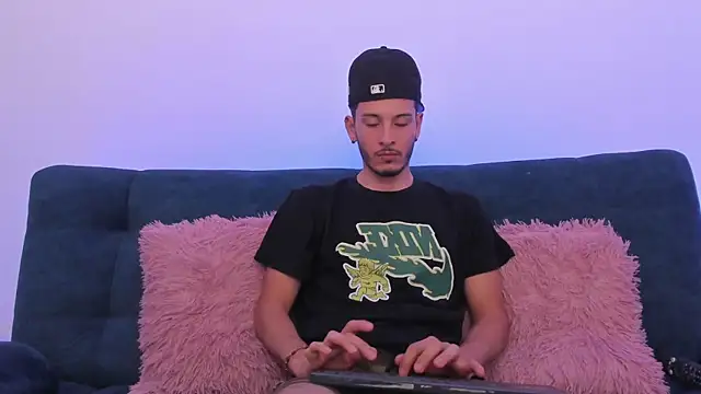 Snapshot of josh__val chatting on 07.23.26 josh val online show from 07.23.26
