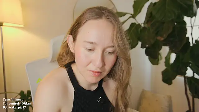 Scarlett NoirMuse online show from 02.17.26