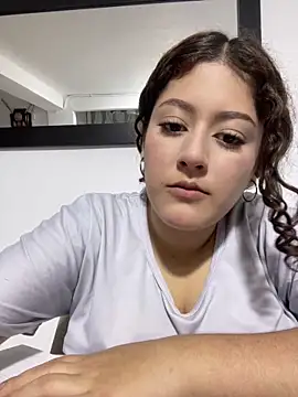 lizzy luminair online show from 02.26.26