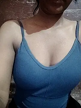 Snapshot of Ayesha_Khan1 chatting on 05.25.26 Ayesha Khan1 online show from 05.25.26