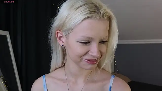 Naomi Demio online show from 04.02.26