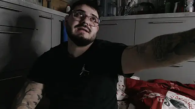 HiddendesireXO01 online show from 02.24.26