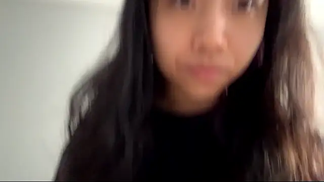 Snapshot of SweetMiaXO chatting on 03.16.26 SweetMiaXO online show from 03.16.26