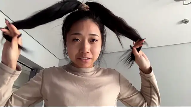 Snapshot of SweetMiaXO chatting on 03.17.26 SweetMiaXO online show from 03.17.26