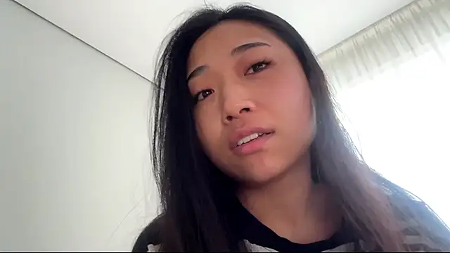 Snapshot of SweetMiaXO chatting on 03.23.26 SweetMiaXO online show from 03.23.26