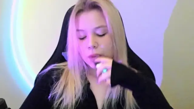 Lulu Di online show from 02.21.26