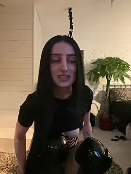 Snapshot of bellaxlauren chatting on 04.30.26 bellaxlauren online show from 04.30.26