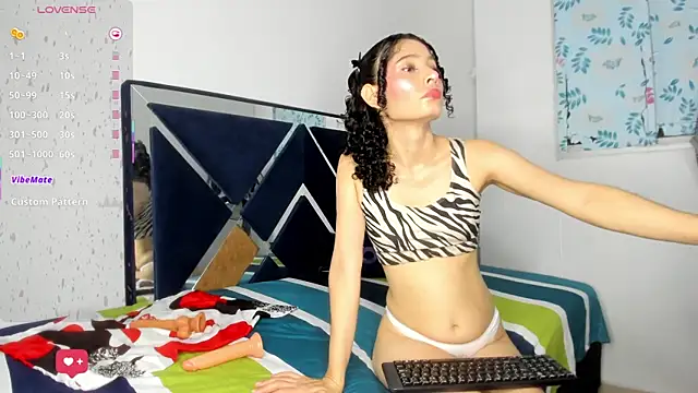 Snapshot of Ninna_Vergara chatting on 06.14.26 Ninna Vergara online show from 06.14.26