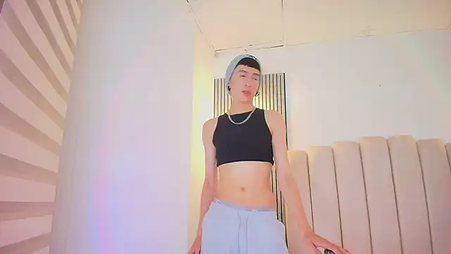 lian cameron online show from 04.08.26