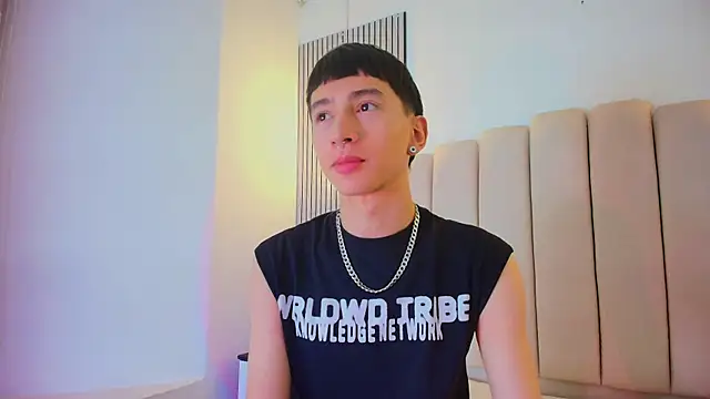 lian cameron online show from 04.23.26