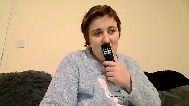 Tiara XOX online show from 02.01.26