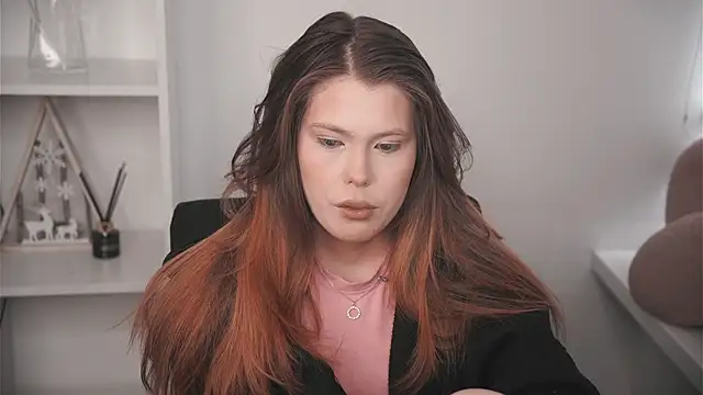 MarnieWootan online show from 02.25.26