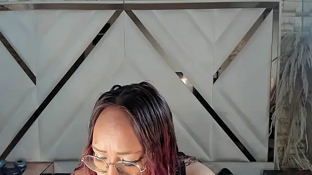 Shara Oz online show from 02.24.26