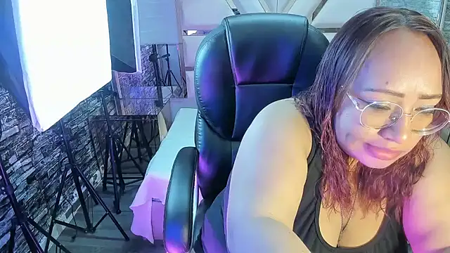 Shara Oz online show from 02.25.26