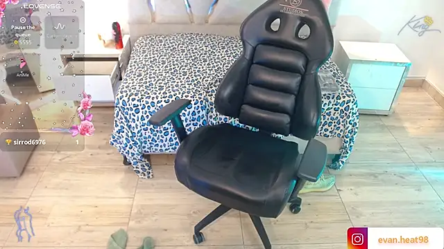 EVAN TAY online show from 02.03.26