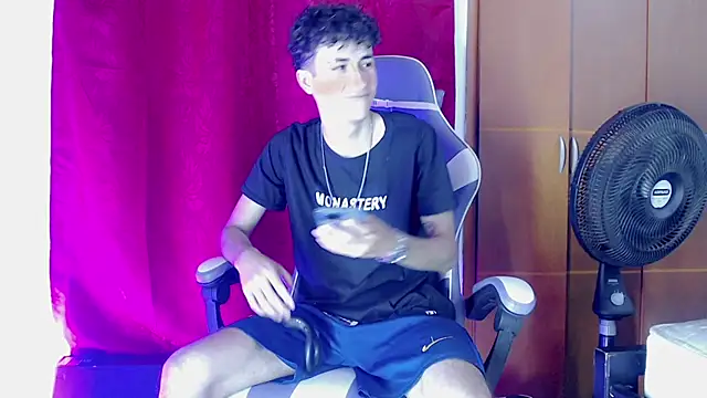 Johnny cagee  online show from 02.05.26