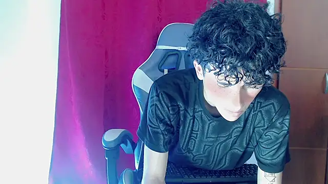 Johnny cagee  online show from 02.12.26