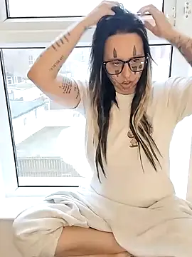 Snapshot of ThatAltGirl chatting on 02.01.26 ThatAltGirl online show from 02.01.26