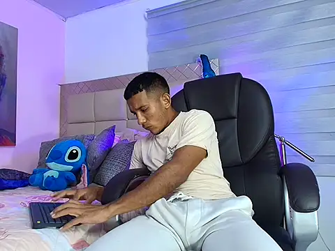 ricky spensar23cm  online show from 02.05.26