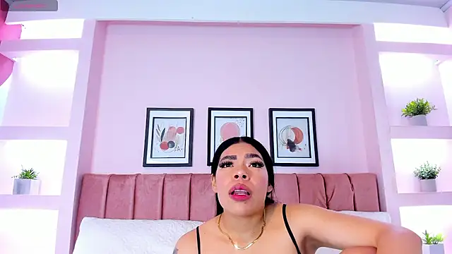 Snapshot of Sophia_Salem chatting on 02.12.26 Sophia Salem online show from 02.12.26