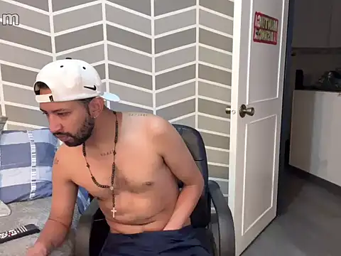 Snapshot of thomass1018 chatting on 02.17.26 thomass1018 online show from 02.17.26