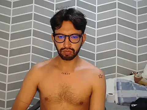 Snapshot of thomass1018 chatting on 04.11.26 thomass1018 online show from 04.11.26