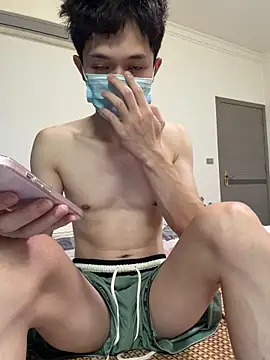 Snapshot of llkiki chatting on 05.18.26 llkiki online show from 05.18.26