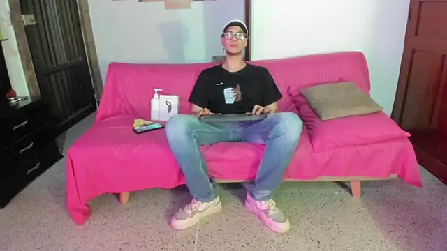 Snapshot of Vlad__night chatting on 05.15.26 Vlad night online show from 05.15.26