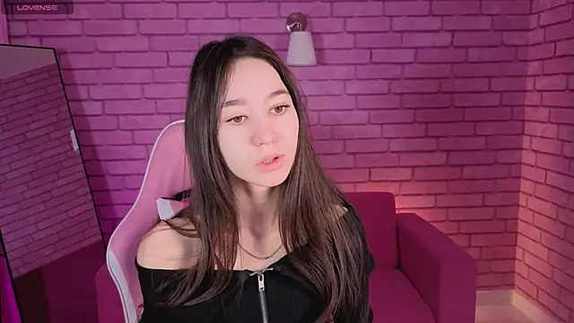 Nicole Brownie online show from 04.14.26