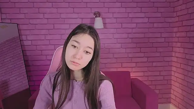 Snapshot of Nicole_Brownie chatting on 04.18.26 Nicole Brownie online show from 04.18.26