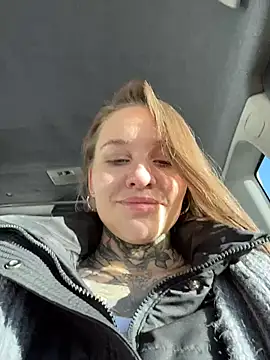 Snapshot of KishaMur chatting on 02.17.26 KishaMur online show from 02.17.26