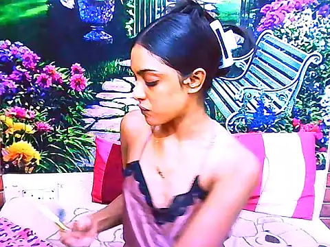 Snapshot of IndianPretty14u2Luv chatting on 04.14.26 IndianPretty14u2Luv online show from 04.14.26