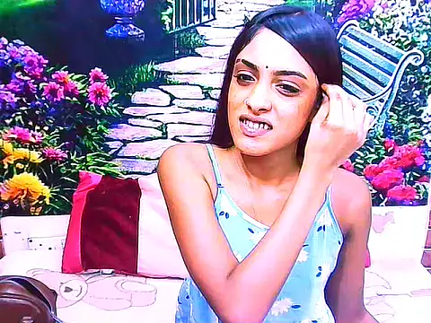 Snapshot of IndianPretty14u2Luv chatting on 04.15.26 IndianPretty14u2Luv online show from 04.15.26