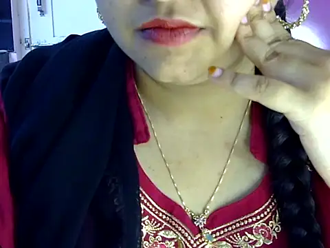 Snapshot of Cute_Aliyaa chatting on 06.27.26 Cute Aliyaa online show from 06.27.26
