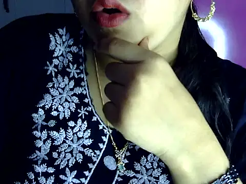 Snapshot of Cute_Aliyaa chatting on 06.30.26 Cute Aliyaa online show from 06.30.26