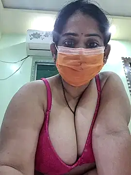 Snapshot of diyam4002 chatting on 02.15.26 diyam4002 online show from 02.15.26