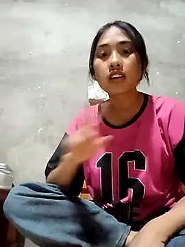 Snapshot of Hoa-tuylip chatting on 02.26.26 Hoa-tuylip online show from 02.26.26