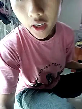 Snapshot of Hoa-tuylip chatting on 05.06.26 Hoa-tuylip online show from 05.06.26