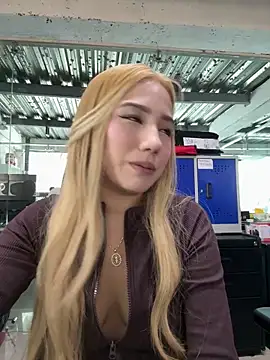 Snapshot of Isa_cortes_ chatting on 04.22.26 Isa cortes online show from 04.22.26