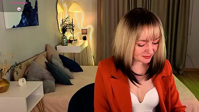 Oliiviaa  online show from 02.27.26