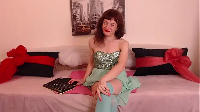 Snapshot of SabrinaBrows chatting on 07.06.26 SabrinaBrows online show from 07.06.26