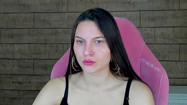 Snapshot of AliceVersal chatting on 02.27.26 AliceVersal online show from 02.27.26