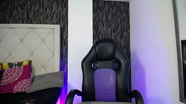 Snapshot of Dominik_Souza chatting on 02.04.26 Dominik Souza online show from 02.04.26