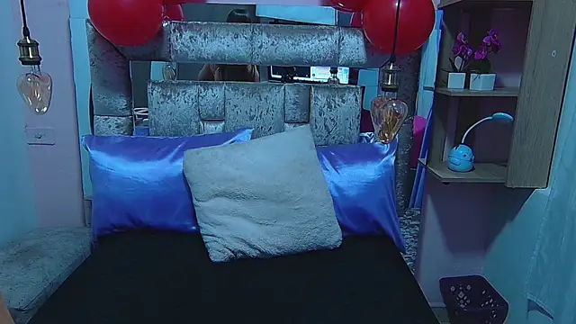 thyara noa online show from 02.14.26