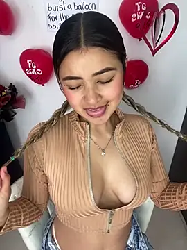 Snapshot of sweetlove- chatting on 02.18.26 sweetlove- online show from 02.18.26