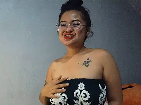 Snapshot of Chillntalkmami chatting on 03.09.26 Chillntalkmami online show from 03.09.26