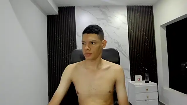 Snapshot of milo_cruz_ chatting on 06.14.26 milo cruz online show from 06.14.26