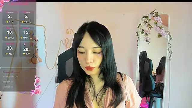 AliceeinWonderlanddd online show from 04.11.26